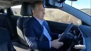 Toshkentda Mirziyoyevning ilk xizmat avtomobili namoyish etildi