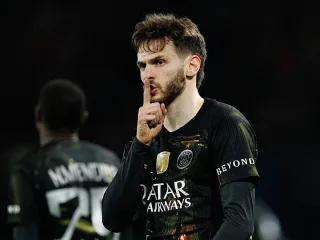 "Arsenal" Kvarasxeliya va Gordon nomzodlari orasidan birini tanlaydi