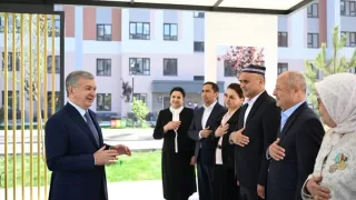 Mirziyoyev Qo'qondagi Yangi O'zbekiston massivi qurilishini ko'zdan kechirdi