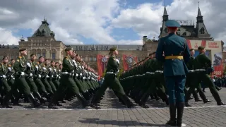Moskva paradi qisqaradi: Rossiya sababni xavfsizlik choralariga bog'ladi