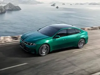 BMW Pekinda bir quvvatlanishda 1000 km yuradigan elektromobilni taqdim etdi