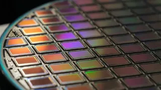 Intel nuqsonli chiplarni sotish orqali daromadini 13,6 mlrd dollarga yetkazdi