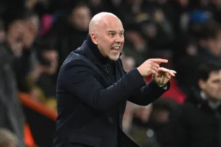Arne Slot "Liverpul"ni Chempionlar ligasidan chiqarib yuborilganidan keyin kuchaytirish haqida gapirdi