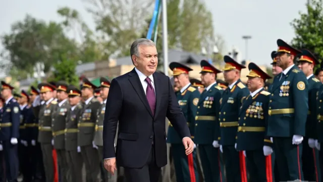 Shavkat Mirziyoyev 9 mayga tayyorgarlik va harbiy tizimni kuchaytirmoqda