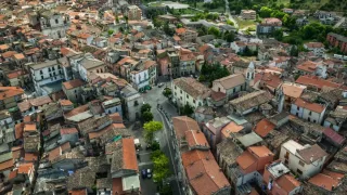 Italiyada 24 ta uy 1 yevrodan sotuvga chiqarildi