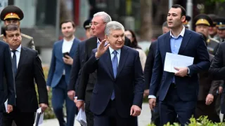 Mirziyoyev Toshkentdagi yangi gastronomik turizm ko'chasi bilan tanishdi