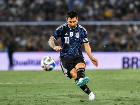 Lionel Messi Ispaniyaning "Kornelya" klubini sotib oldi