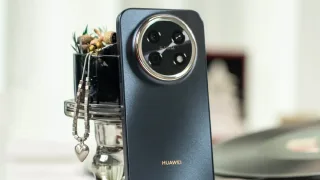 Huawei smartfoni Xitoyda iPhone 17 Pro modelidan o'zib ketdi