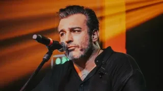 Turk xonandasi Riza Tamer 42 yoshida vafot etdi, prokuratura tergov olib borayapti