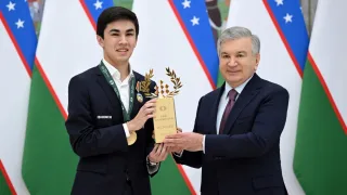 Javohir Sindorov g'alabasi siri: kuniga 10 soat mashg'ulot va ustoz bilan ishlash