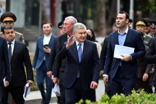 Mirziyoyev Toshkentdagi gastronomik ko'cha faoliyati bilan tanishdi