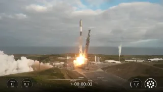 SpaceX orbitaga yana 25 ta sun'iy yo'ldoshni muvaffaqiyatli chiqardi