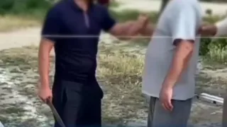 Quvada yer talashgan fuqaro pichoq bilan odamlarga tahdid qildi