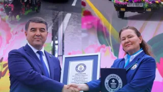 Namangan gullar festivali Ginnes rekordlari kitobiga kiritildi