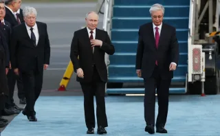 Vladimir Putin rasmiy tashrif bilan Qozog‘iston poytaxtiga yetib keldi