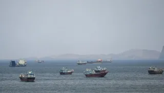 Tramp Ho'rmuz bo'g'ozidagi kemalarni chiqarish bo'yicha amaliyot boshladi