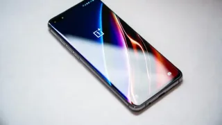 OnePlus Turbo 6X smartfonlari turlicha ekran texnologiyalari bilan chiqadi