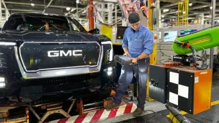 General Motors zavodlarida robotlar ish o'rinlariga tahdid solmoqda