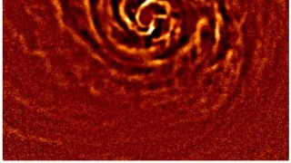 Astronomlar yosh yulduz atrofidagi protoplanetar disk harakatini kuzatishdi