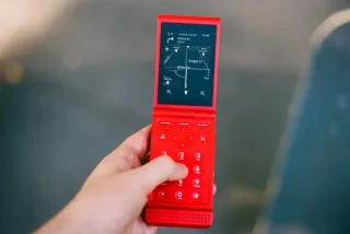 Light Phone asoschilari raqamli qaramlikka qarshi yangi qurilma yaratdi