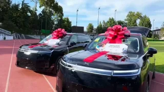 O‘zbekiston milliy terma jamoasi futbolchilari qimmatbaho avtomobillar bilan taqdirlandi