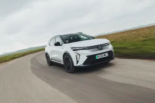 Renault Scenic E-Tech oilaviy elektromobillar orasida yangi standart o‘rnatmoqda