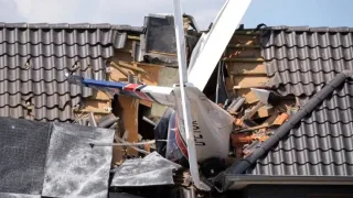 Germaniyada yengil samolyot turar joy binosiga qulab tushdi