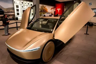 Tesla Ostin shahrida rul va pedalsiz robotaksilarni sinovdan o‘tkazmoqda
