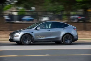 Tesla Florida ko‘chalarida haydovchisiz avtomobillar sinovini boshladi