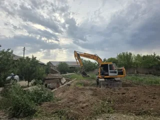 Beruniy tumanida noqonuniy qurilgan inshoot buzib tashlandi