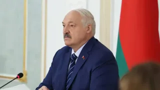 Lukashenko o‘zbekistonlik mehnat muhojirlari uchun Rossiya bozorini tavsiya qildi