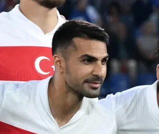 Yuventus Roma himoyachisi Zeki Chelikni o‘z safiga qo‘shib oldi