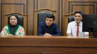 Toshkentdagi avtobozorda mijozlarni aldagan shaxslarga sud hukmi o‘qildi