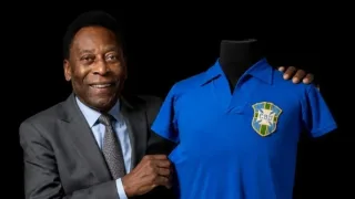 Pelening 1958-yilgi mundialdagi futbolkasi rekord narxda sotildi