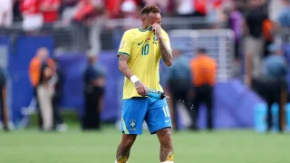 Neymar Orlandoda nogironlar aravachasida ko'rinish berishi xavotir uyg'otdi