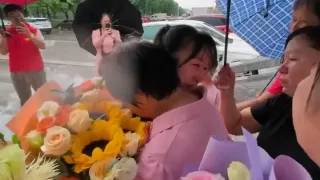 O‘n yillar davomida yaqin qo‘shnisida yashagan qiz topildi