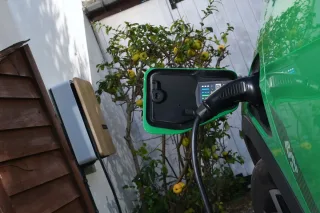 Elektromobilni uyda quvvatlantirishda xarajatlarni kamaytirishning samarali usullari