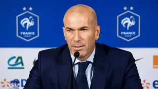 Zinedin Zidan Fransiya terma jamoasidagi yangi lavozimi haqida gapirdi