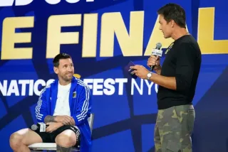 Lionel Messi jahon chempionati finali uchun maxsus butsalarni namoyish etdi
