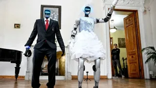 Moskvada ilk bor gumanoid robotlar o‘rtasida nikoh o‘tkazildi