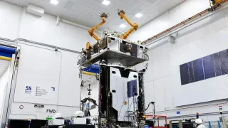 SpaceX orbitada suniy yoʻldoshlarni taʼmirlaydigan yangi mexanizmni ishga tushiradi