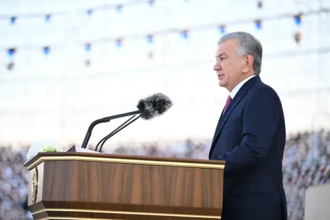 Shavkat Mirziyoyev O‘zbekistonning birinchi prezidenti xotirasini yod etdi