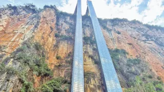 Xitoyda tog‘li qishloq aholisi uchun ulkan lift qurildi