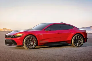 Ford Mustang negizida yangi to‘rt eshikli sedan yaratildi