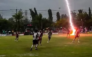 Tailandda yashin urishi oqibatida yosh futbolchi vafot etdi