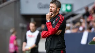 Manchester Yunayted transfer oynasi oxirida chap qanot himoyachisini qidirmoqda