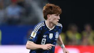 Chelsi argentinalik yarim himoyachi Valentin Barkoni o‘z safiga qo‘shib oldi