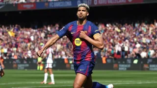 Liverpul himoyani kuchaytirish uchun Ronald Arauxoni o‘z safiga qo‘shib oldi