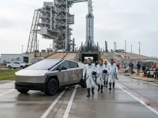 NASA kosmonavtlarni evakuatsiya qilish uchun Tesla Cybertruck mashinasini tanladi