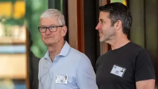 Tim Kuk Apple kompaniyasidagi yangi lavozimida 47 million dollar oladi